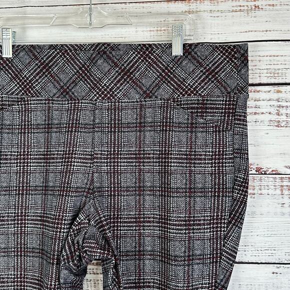 Women's EUC TORRID Pixie Ankle Pants Pull On Black Gray Plaid Career Casual 2X - Picture 2 of 7